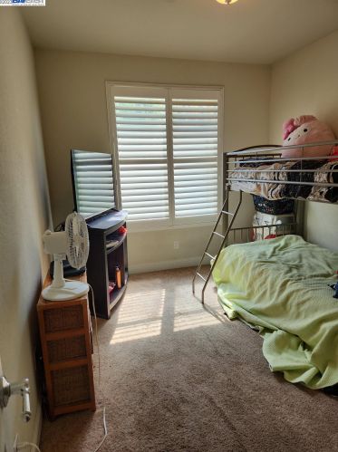 1549 Maple Valley St, Manteca CA 95336-5127 exterior