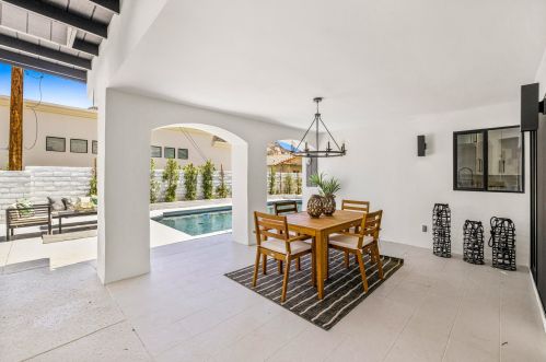 54780 Avenida Obregon, La Quinta CA  92253-3712 exterior