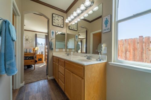 2937 Gambler Hill Ct, Riverbank CA  95367-9453 exterior