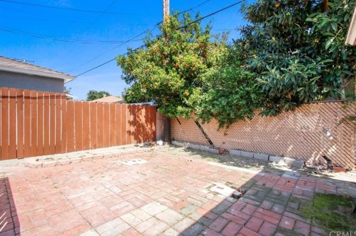10332 Hunt Ave, South Gate CA  90280-6804 exterior