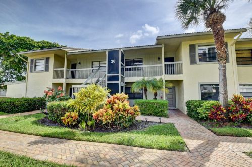 36 Eastgate Dr, Boynton Beach, FL 33436-6801