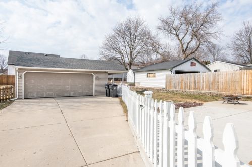 1900 Michael Dr, Waukesha, WI 53189-7688