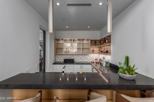 6933 1st St, Scottsdale AZ  85251-5301 exterior