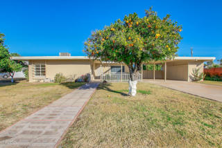 2918 Turquoise Dr, Phoenix AZ  85028-4427 exterior