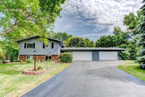878 Dawn Ave, Saint Paul, MN 55126-6403