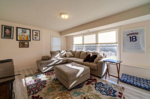 80 Olander Ln, Middletown CT 06457-1574 exterior