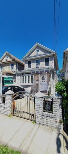 103-35 171st St, Jamaica, NY 11433-2126
