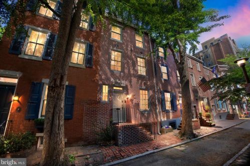 320 Iseminger St, Philadelphia PA  19107-5904 exterior