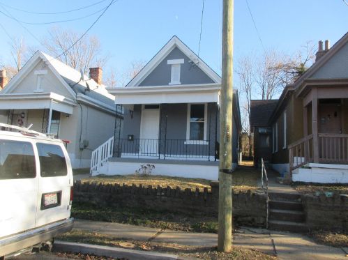 7 Boone St, Covington, KY 41016-1201