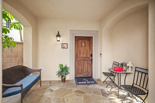 50 Secret Gdn, Irvine, CA 92620-4805