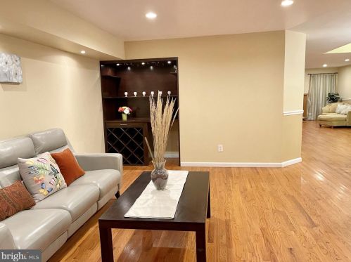 15 Trumbull Ct, Princeton NJ  08540-7060 exterior