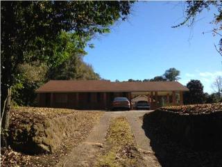 2869 Cottage Hill Rd, Mobile, AL 36606-4736