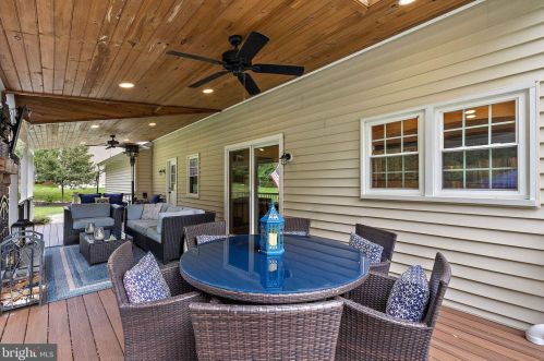 106 Longfields Way, Downingtown PA  19335-4486 exterior