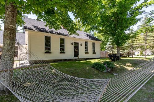 145 Main St, Bradford, NH 03221-3506
