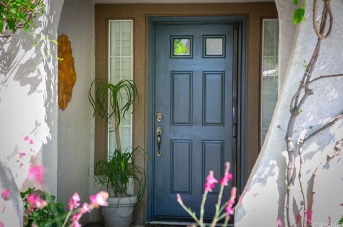 27837 Pine Crest Pl, Santa Clarita, CA 91384-4129