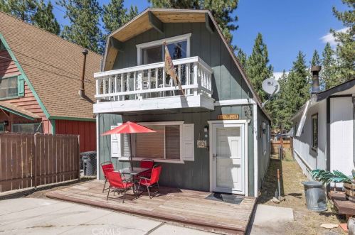 415 Sherwood Blvd, Big Bear City, CA 92314-9629