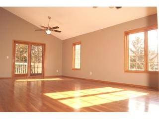 4658 Wildwood St, Saint Paul, MN 55122-3380