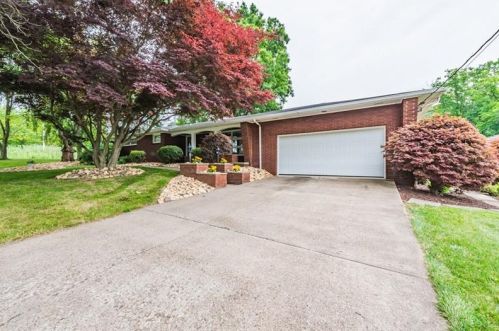 203 Bashforth Dr, Jeannette, PA 15644-4002