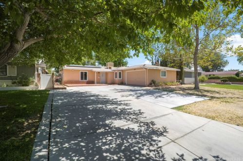 44940 17th St, Lancaster, CA 93534-2010