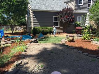 738 Oak St, Silverton, OR 97381-1883