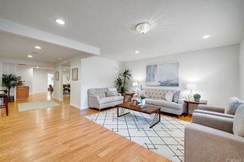 17019 Marlin Pl, Van Nuys, CA 91406-4528