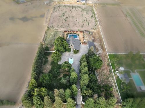 1812 Golf Rd, Turlock CA  95380-9746 exterior