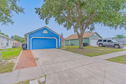 2772 Delcrest Dr, Orlando FL  32817-2668 exterior