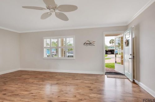 319 6th St, Flagler Beach, FL 32136-3363