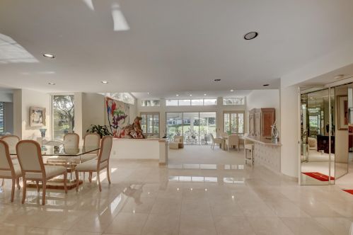 27 Hampshire Ln, Boynton Beach, FL 33436-7414