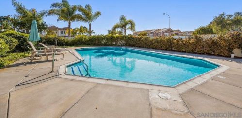 4712 Bryce Cir, Carlsbad CA  92008-4289 exterior