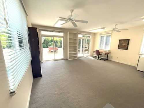 3304 Silver Oak Ln, Vista CA  92084-6614 exterior