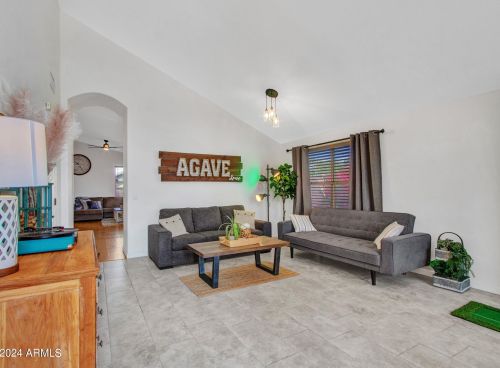 6428 Wahalla Ln, Glendale AZ 85308-5580 exterior