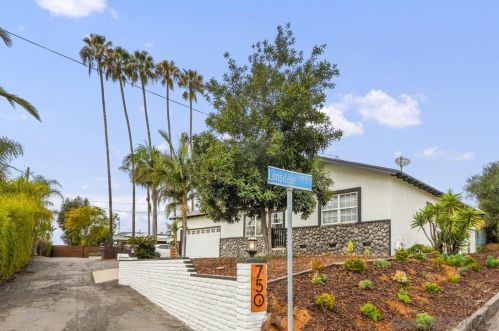 750 Smith Dr, Vista CA  92084-4428 exterior