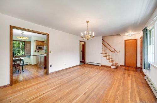 61 Cow Path Dr, Stamford CT  06902-1016 exterior