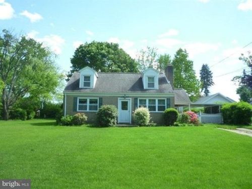 5141 Sunset Dr, Harrisburg, PA 17112-2437