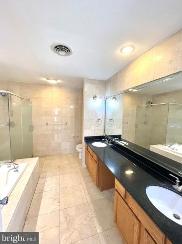 32 Pin Oak Dr, Dover DE  19904-2373 exterior