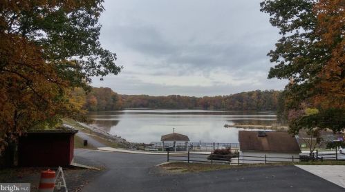 5509 Miles Ct, Springfield VA 22151-1714 exterior