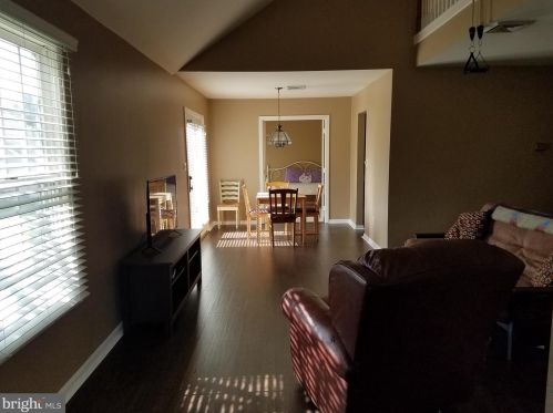 231 Crescent Dr, Swatara PA  17033-2335 exterior