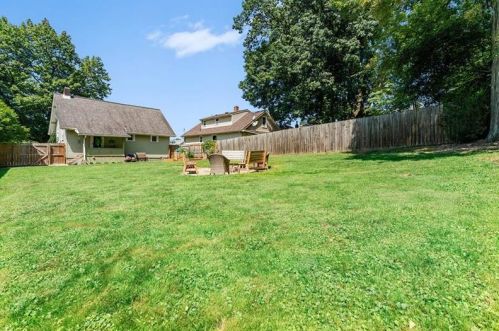 220 Vernon St, New Kensington PA  15068-5844 exterior