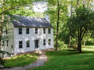 16 Stoney Brook Rd, Kent, CT 06757-1303