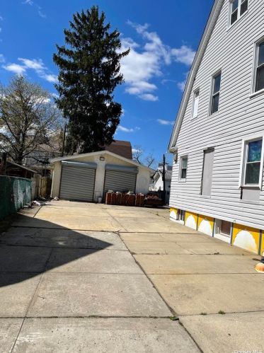 91-12 113th St, Jamaica, NY 11418-1340