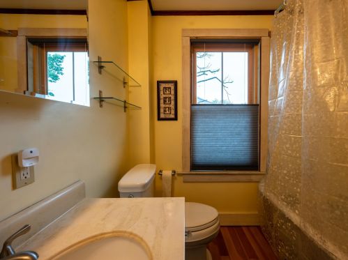 15 Pearl St, Dover NH  03820-3146 exterior