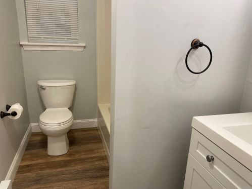 70 Cape Dr, Mashpee MA exterior