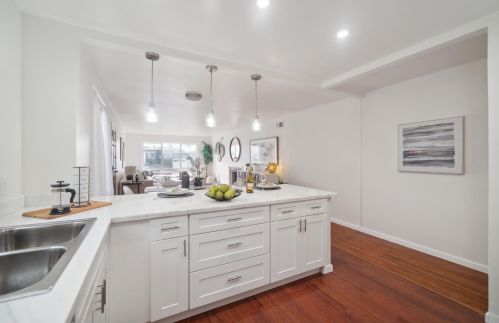 667 Skyline Dr, Daly City CA  94015-4622 exterior