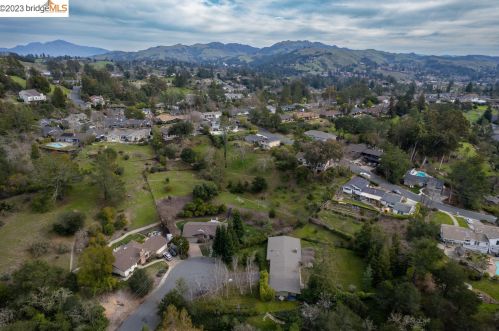 8 Rae Dr, Orinda CA  94563-4360 exterior