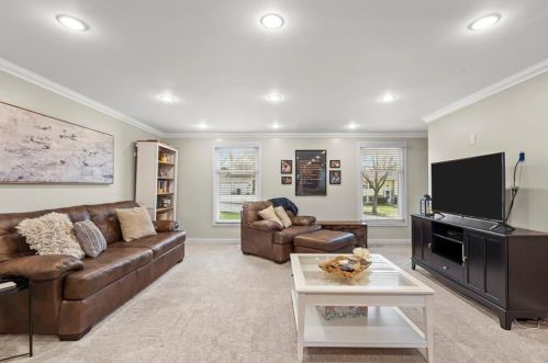 12 Heritage Ln, Trafford PA  15085-1323 exterior