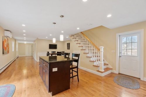 37 Main St, Petersham MA 01366-9502 exterior