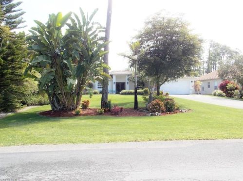 2330 Robin Dr, Naples, FL 34117-4056