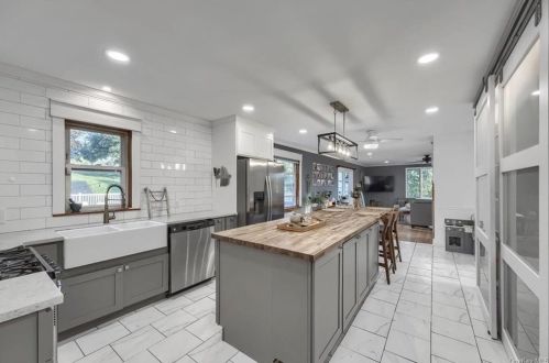 67 Stowe Dr, Poughquag NY  12570-4929 exterior