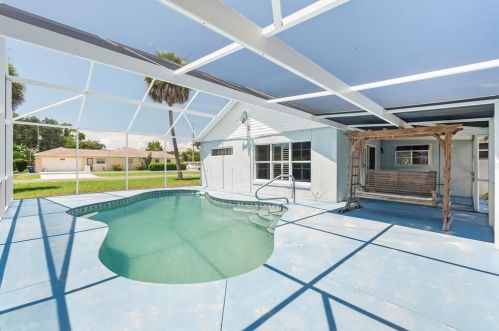 1845 Mango Tree Dr, Edgewater FL 32141-3925 exterior